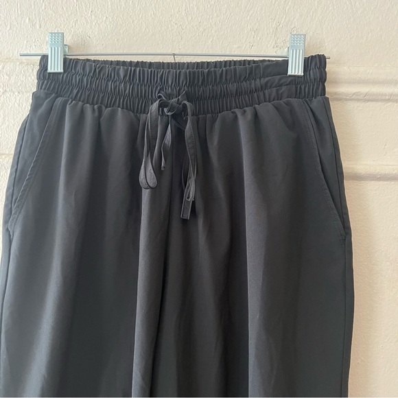 Thrive Sociėtė Black jogger size Medium - Picture 6 of 9